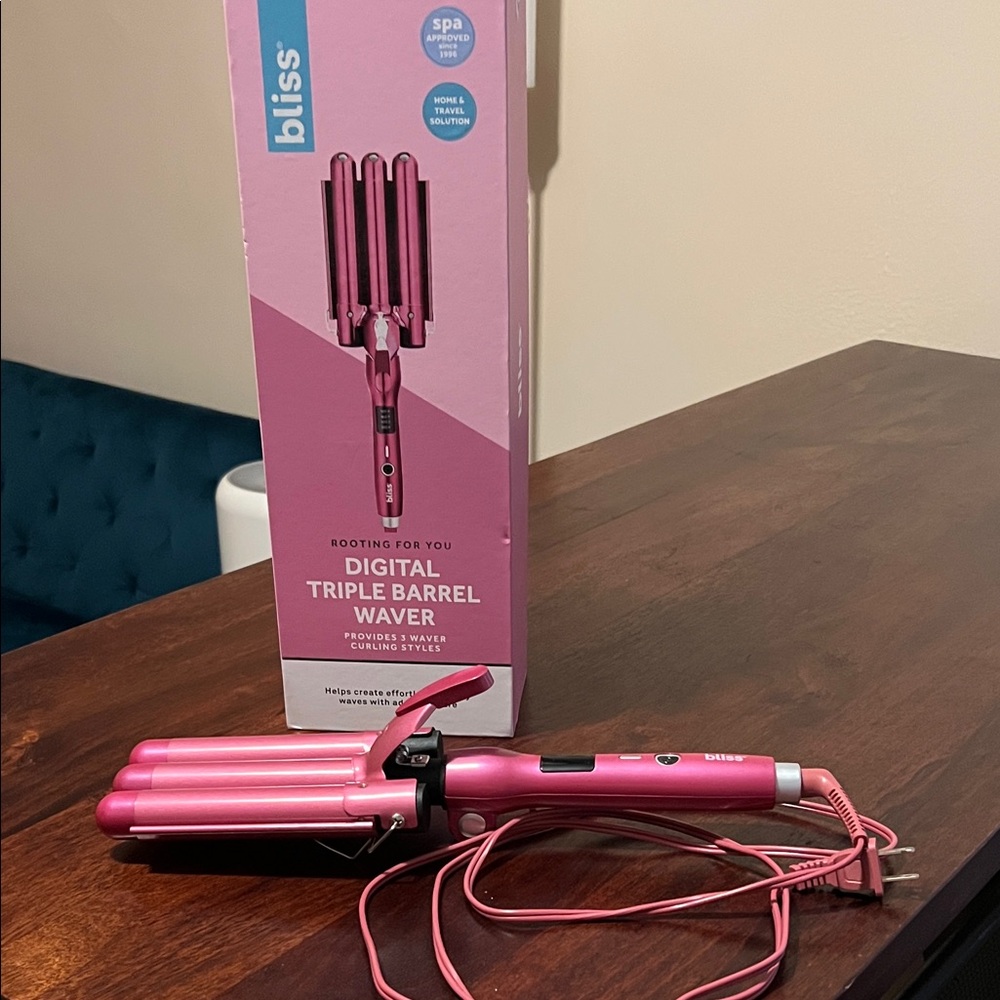 Bliss Pink Triple Barrel Hair Waver